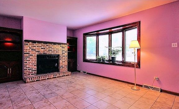 5th image of 338 N Kingsway Dr