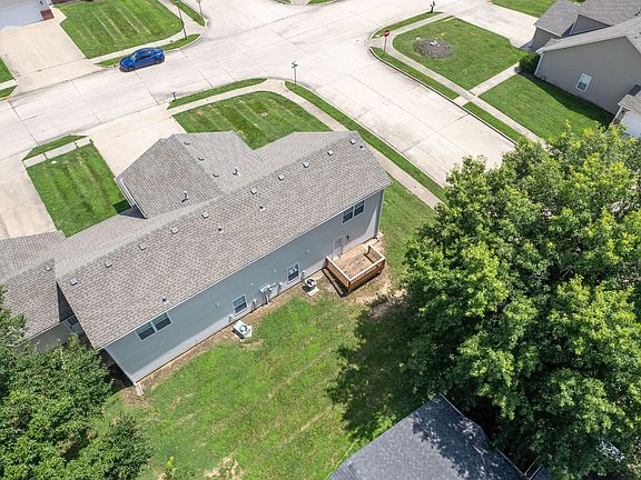 5th image of 5001-5003 Carrieridge Dr