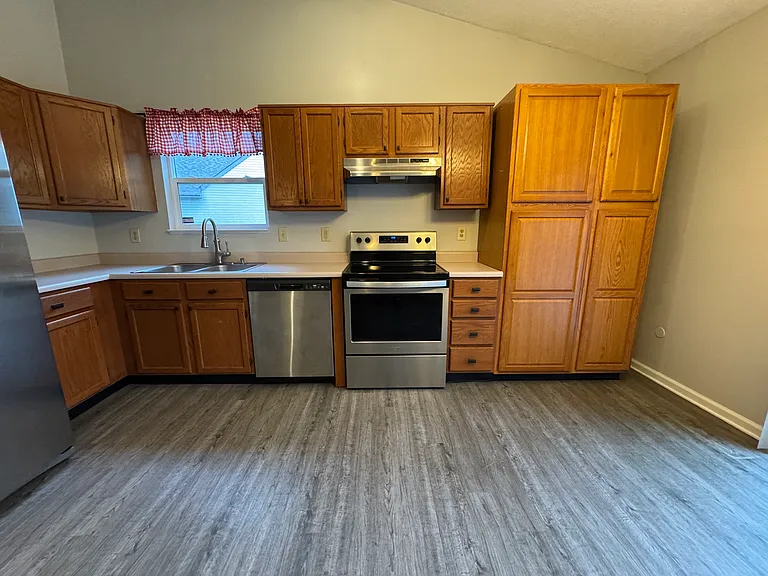 6947 Raritan Dr — Photo 6