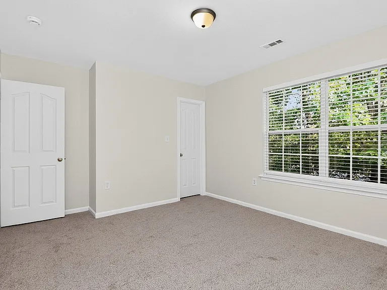 3928 Glory St — Photo 12