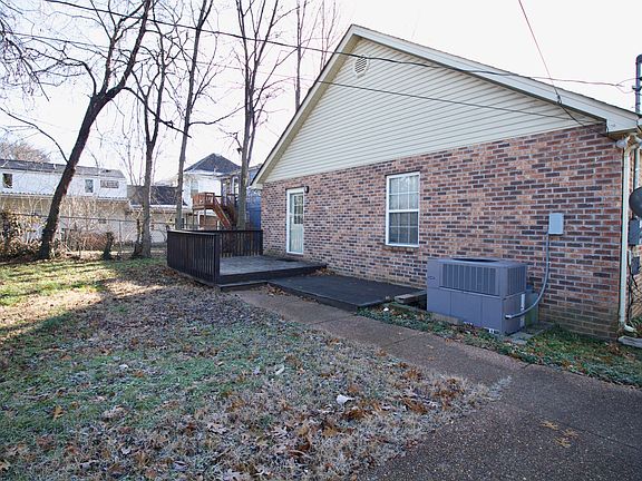 5th image of 909 Chicamauga Ave