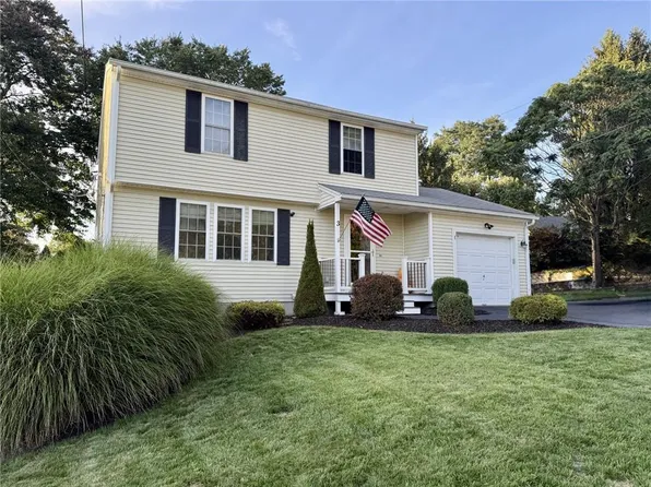 3 Camp St, Cumberland, RI 02864