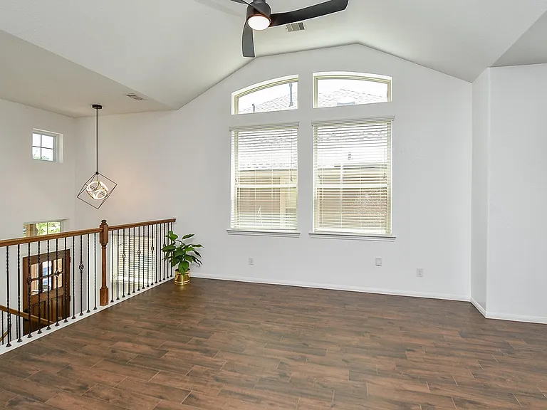 18 Cheswood Manor Dr — Photo 16