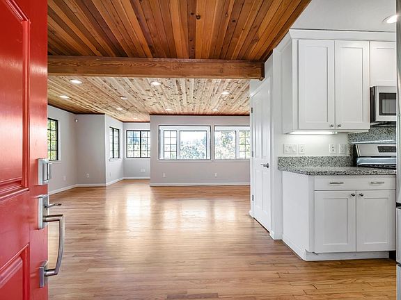4th image of 125 Blackbrook Way