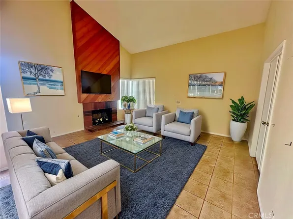 704 Windham Dr, Claremont, CA 91711