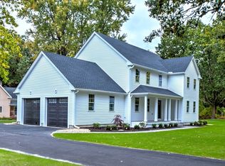 2 1st St, Tyngsboro, MA 01879