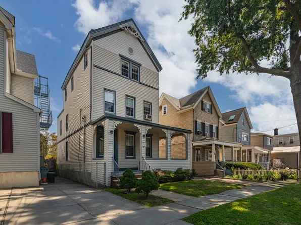 17 W 43rd St, Bayonne, NJ 07002
