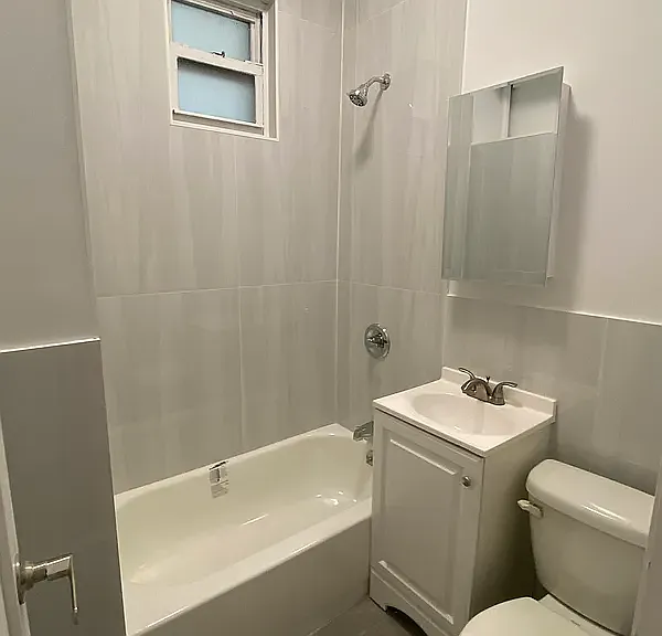 309 W 54th St #3D — Photo 17