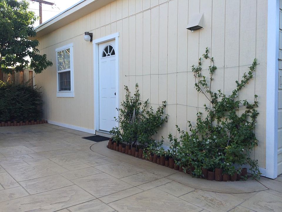 1st image of 1052 Sylvan Dr