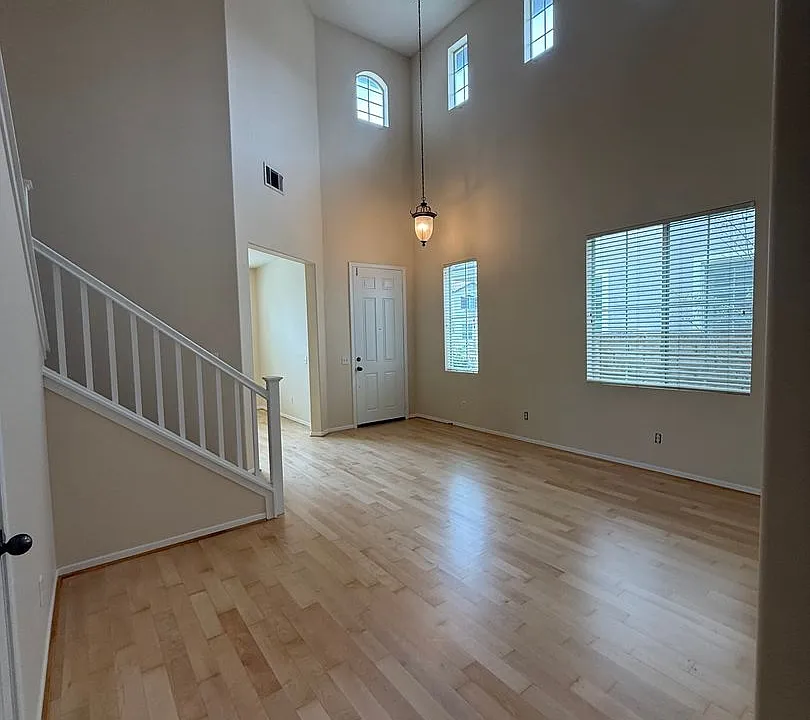 1147 Azalea Way