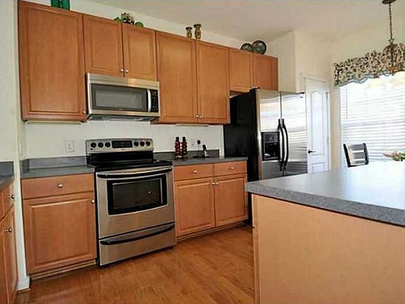 5th image of 933 Canterwood Ct
