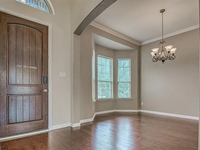 5521 Bentrose Dr — Photo 2