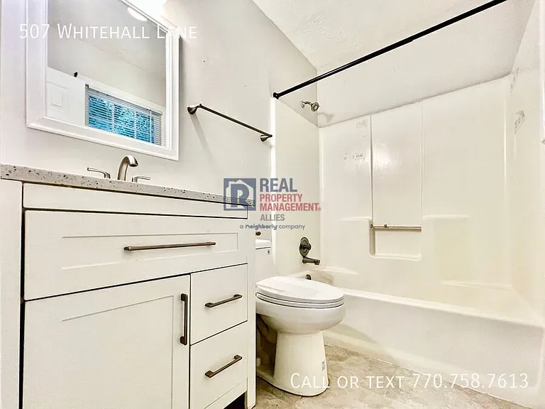 507 Whitehall Ln — Photo 8