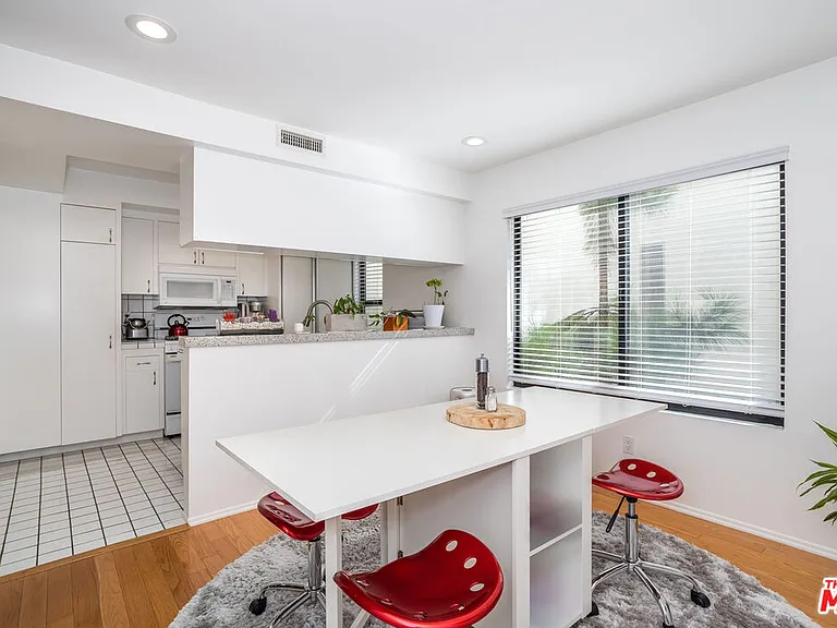 802 Washington Ave — Photo 11
