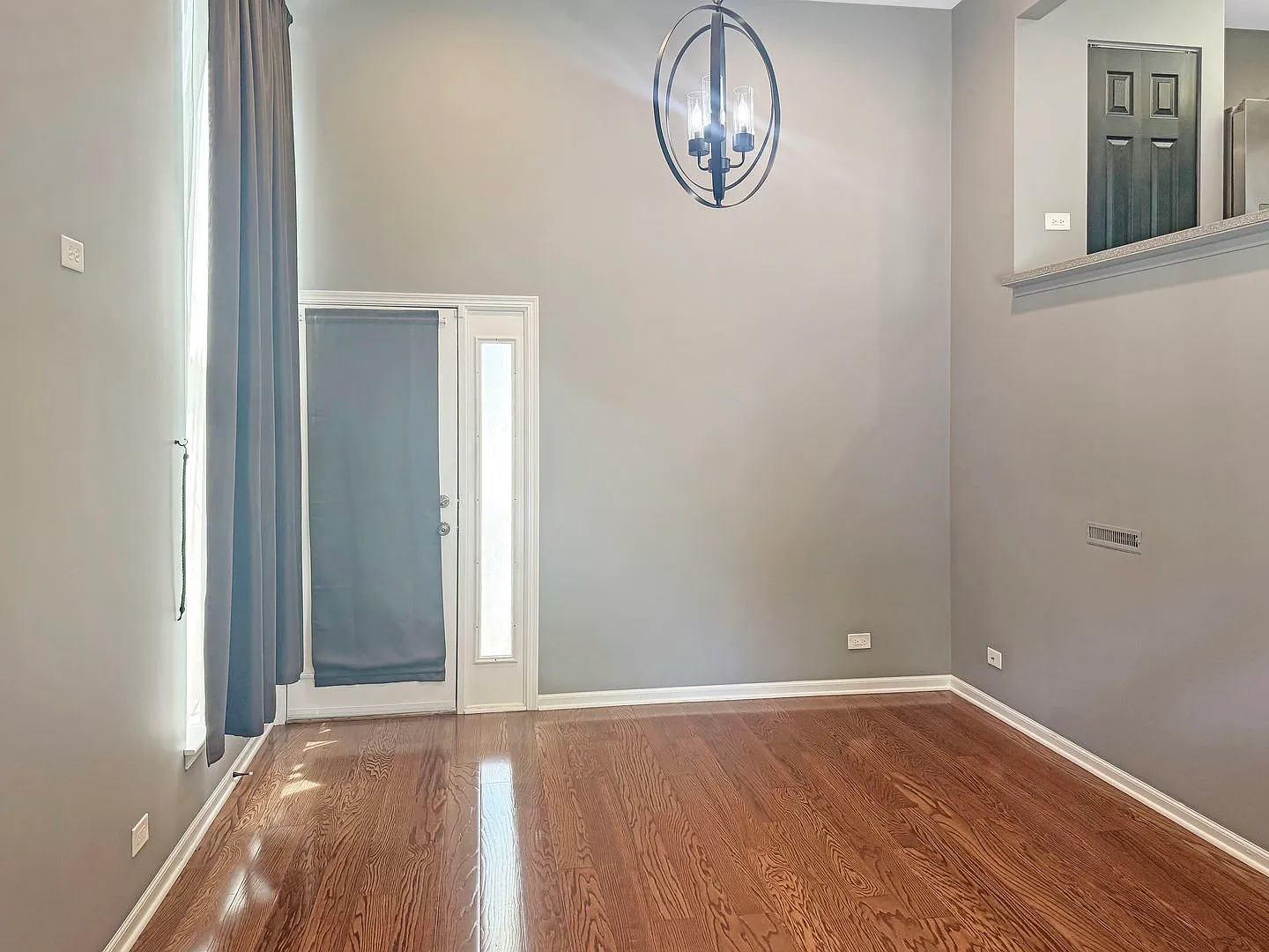 2 bed, 1.5 bath, 1336 sqft, $2,600 — Photo 3