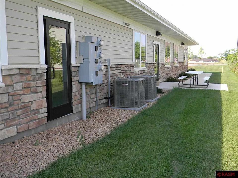 2nd image of 151 St Andrews Dr Ste 1320
