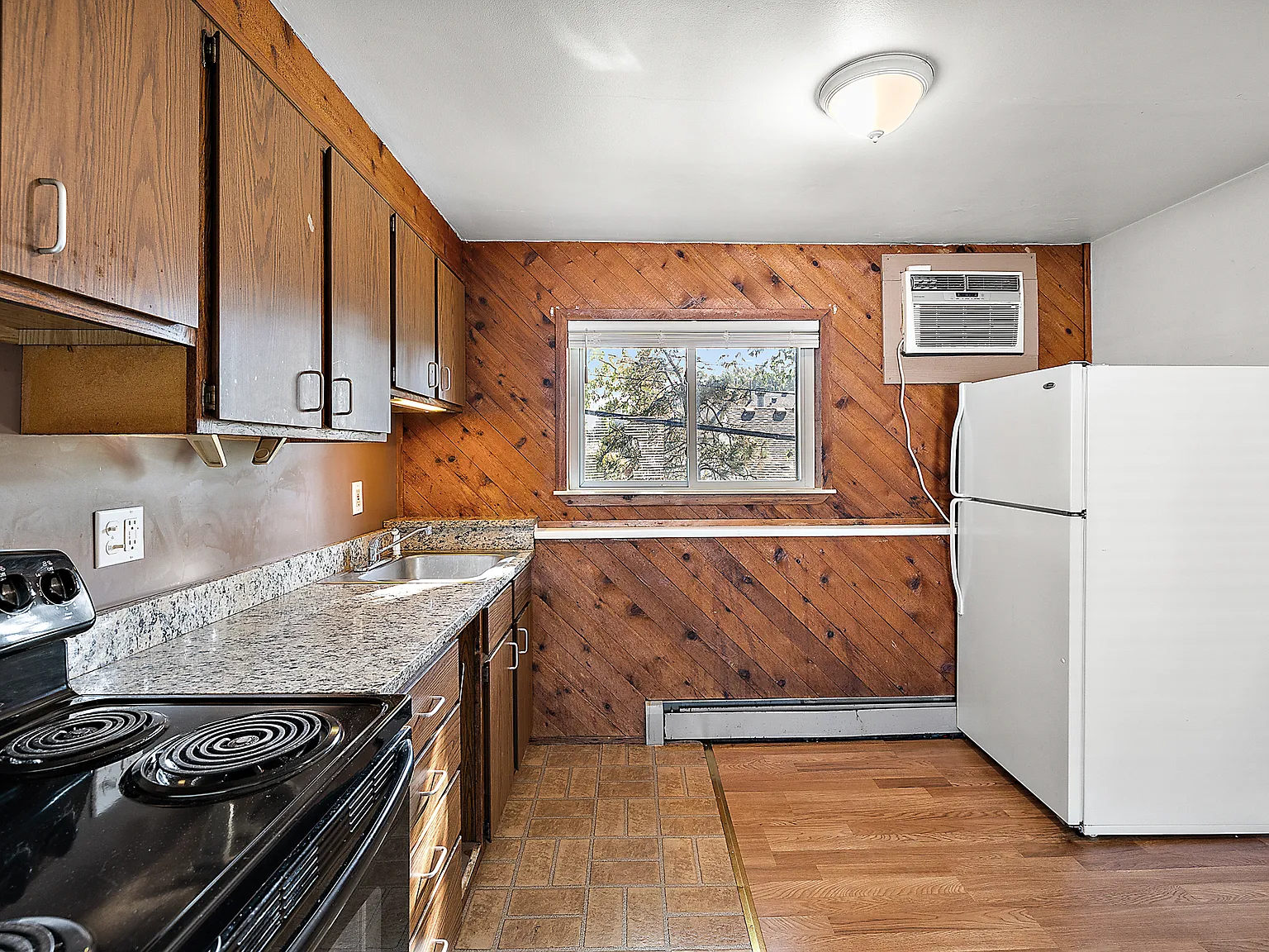 2 bed, 700 sqft, $1,195 — Photo 2