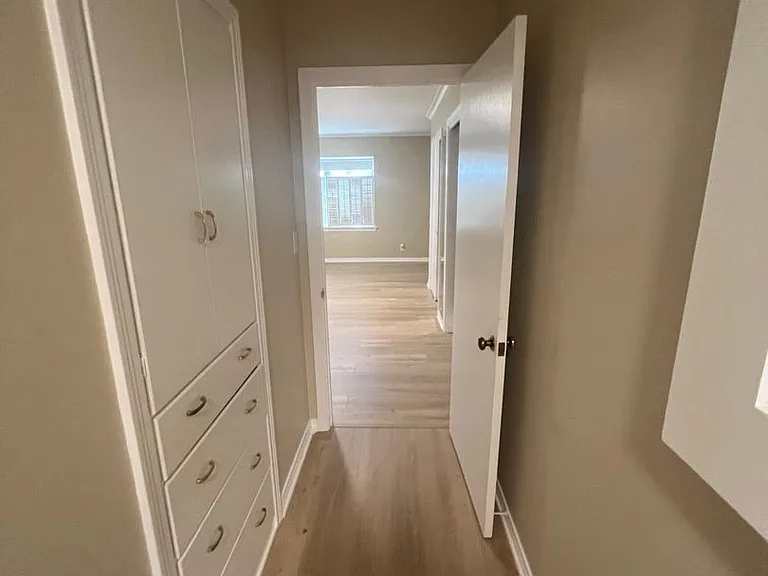 1404 Melrose Dr — Photo 14