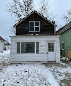 604 N 5th St, Grand Forks, ND, 58203