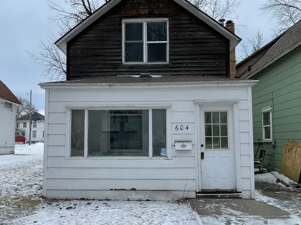 604 N 5th St, Grand Forks, ND 58203