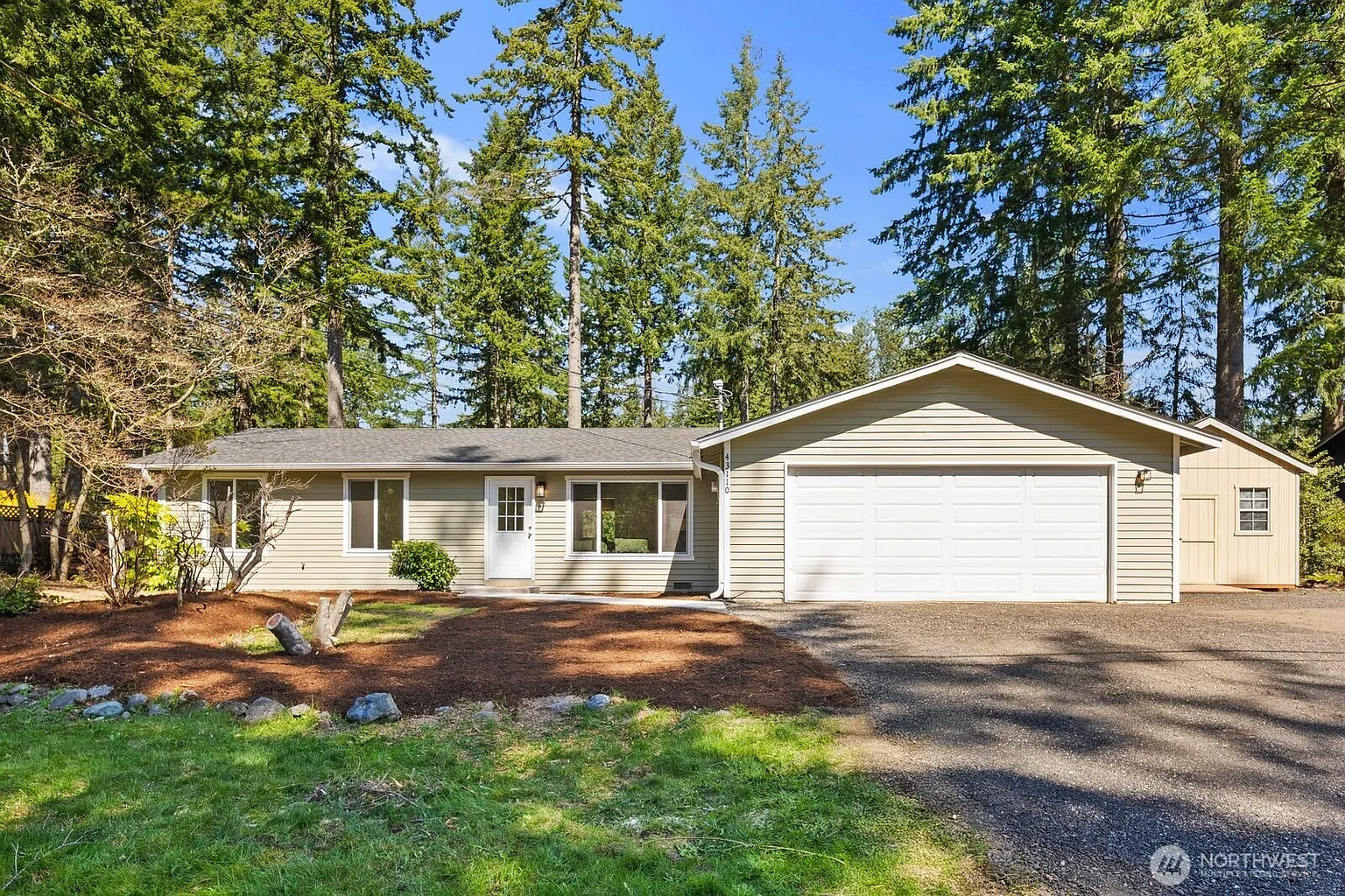 43110 SE 173rd Place photo 1