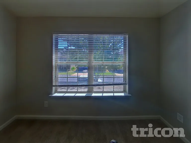 7646 Crawford Ct — Photo 11