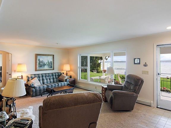 3rd image of 11381 Pinetree Ln