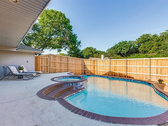 3rd image of 2202 Owens Blvd