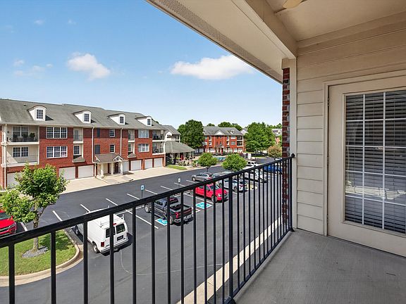 3rd image of 3201 Aspen Grove Dr APT H10