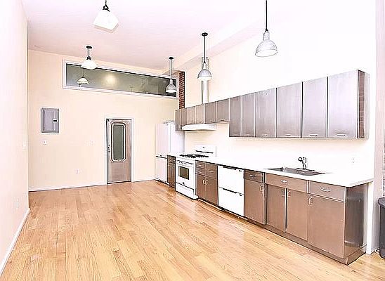 2nd image of 18 W 120th St #2