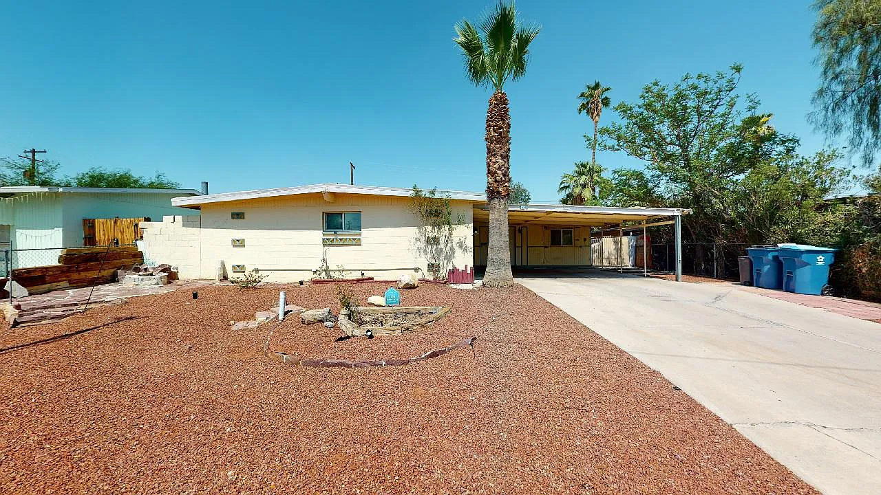 5 bed, 2.5 bath, 1644 sqft, $1,845 — Photo 1