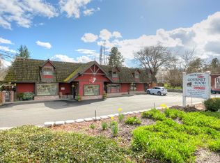 690 N 5th St, Jacksonville, OR