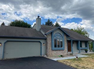 28825 Beach Dr, Waterford, WI 53185