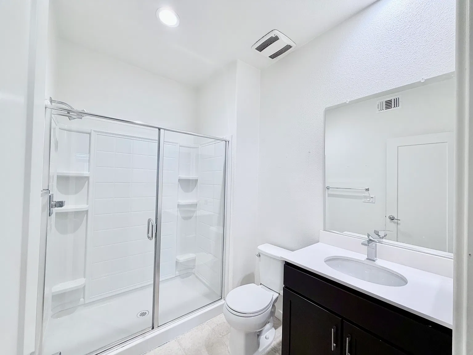 5 bed, 3.5 bath, 1680 sqft, $4,395 — Photo 4