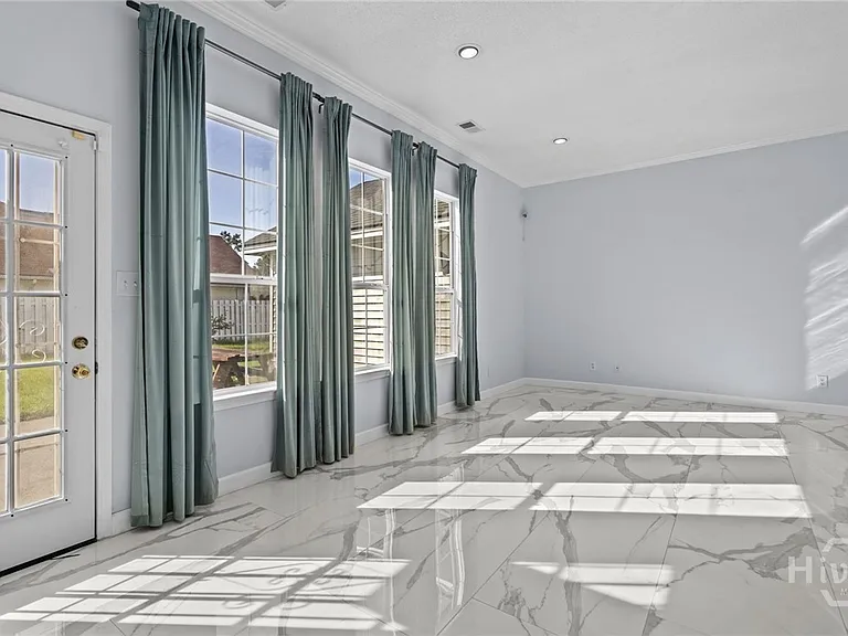124 Hopeland Dr — Photo 4