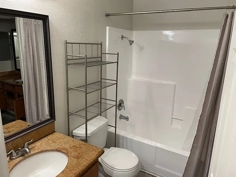 1114 W Blaine St #205 — Photo 12