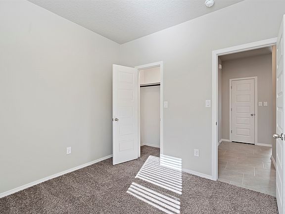 4th image of 4301 Vista Manzano