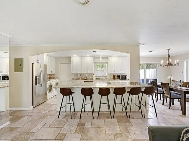 3 bed, 2.0 bath, $5,000 — Photo 2