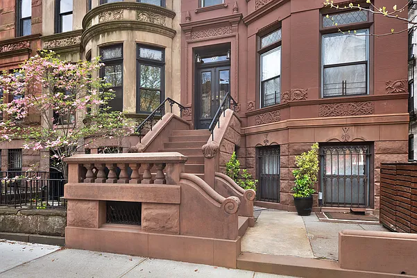 Rented by Realty Collective | media 6