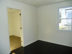 5th image of 1026 Rockland Ave NW