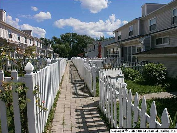 5th image of 17 Marc St #A