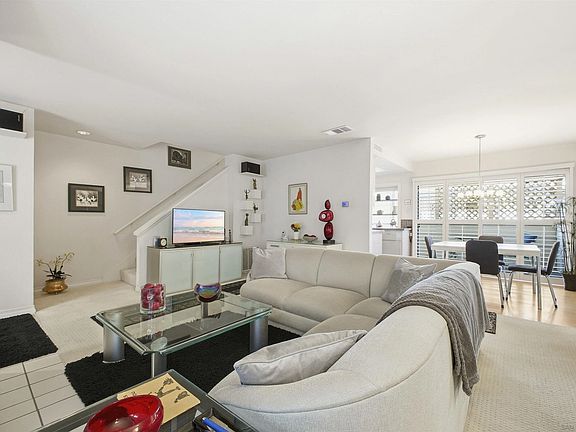 3rd image of 4595 Chateau Dr