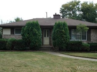 17186 Park Ln, Fraser, MI 48026