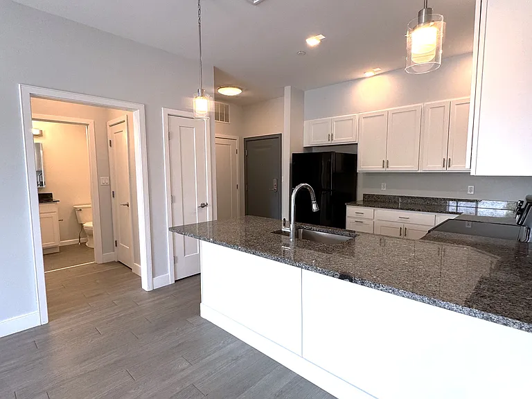 118 Old Colony Ave #422 — Photo 6