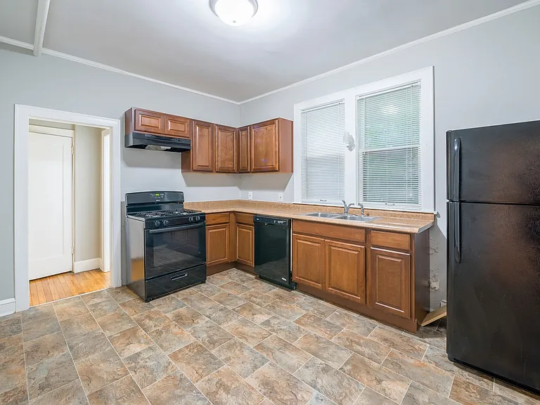 202 East 27th St — Photo 7