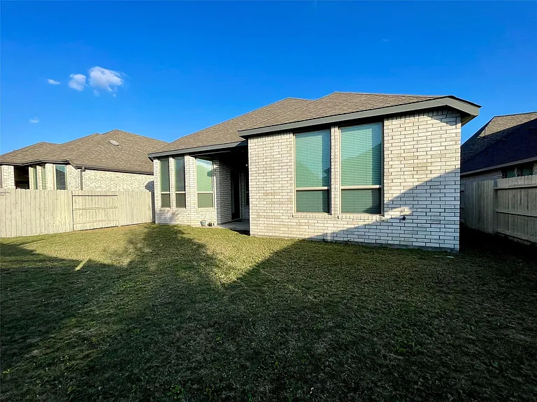 4334 Hemlock Grove Ln — Photo 34