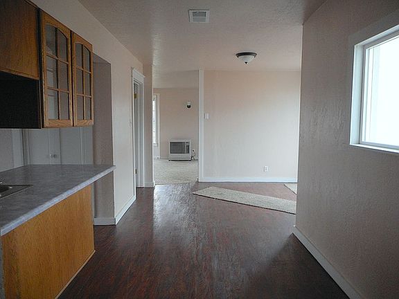 5th image of 180 N Mesa St