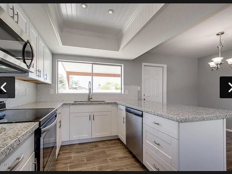 4026 W Desert Hills Dr — Photo 5