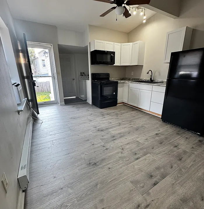 82 W Main St #B