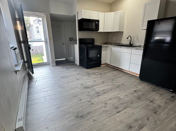 82 W Main St #B